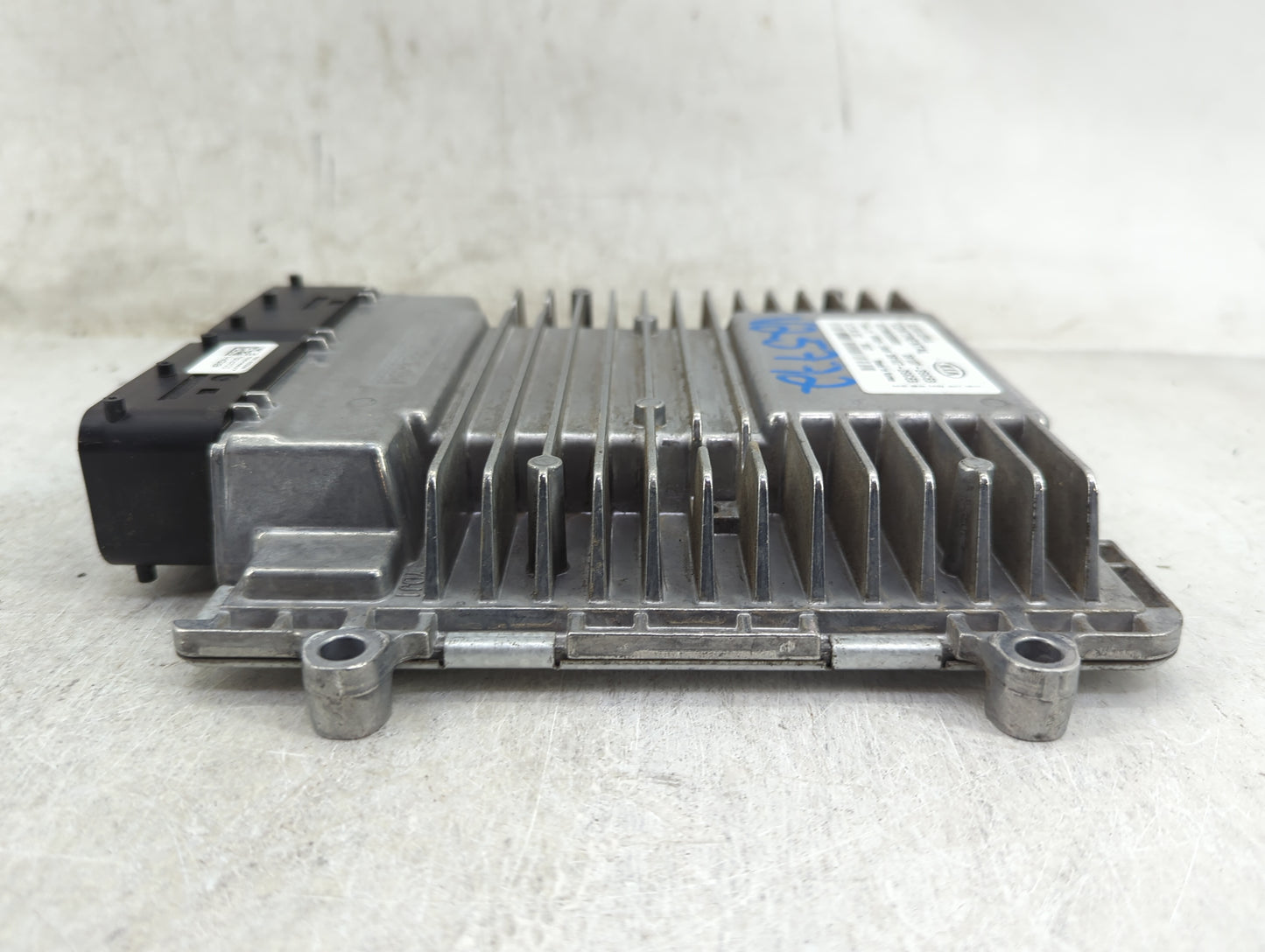2014-2016 Kia Sportage PCM Engine Control Computer ECU ECM PCU OEM P/N:39107-2GCE3 39137-2GCE3 Fits Fits 2014 2015 2016 OEM