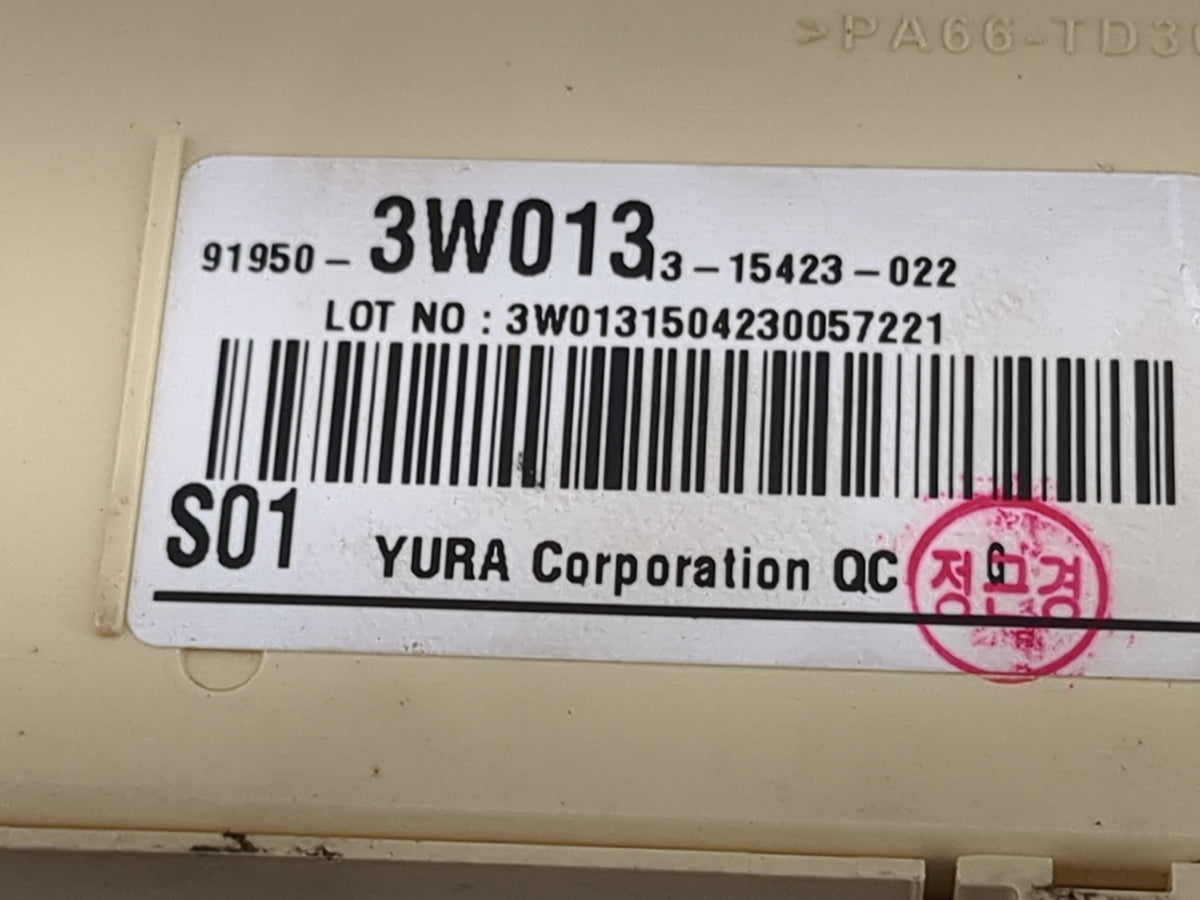 2014-2016 Kia Sportage Fusebox Fuse Box Panel Relay Module P/N:91950-3W013 Fits Fits 2014 2015 2016 OEM Used Auto Parts - Oe