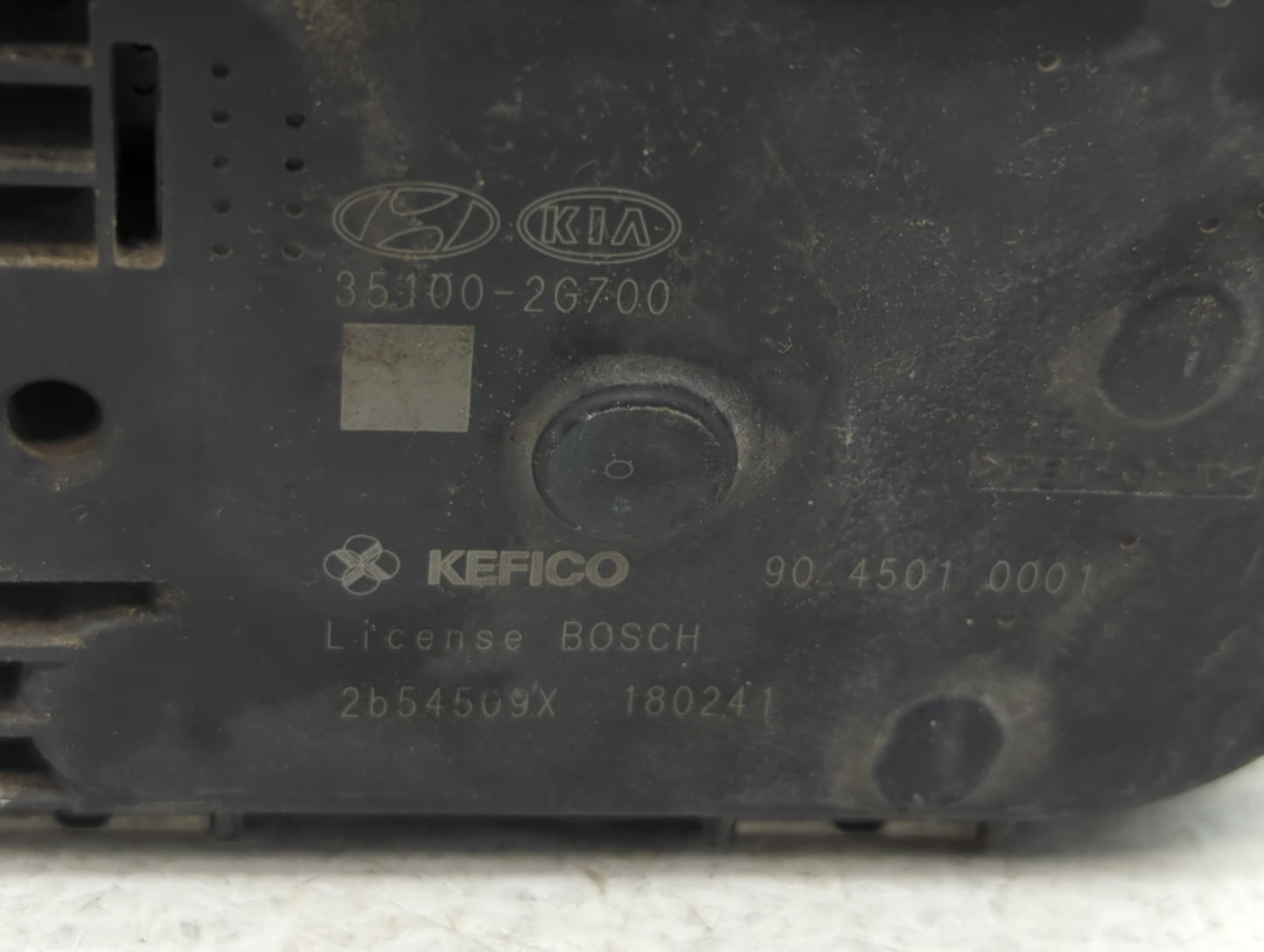 2014-2016 Kia Sportage Throttle Body P/N:35100-2G700 Fits Fits 2011 2012 2013 2014 2015 2016 OEM Used Auto Parts - Oemusedau