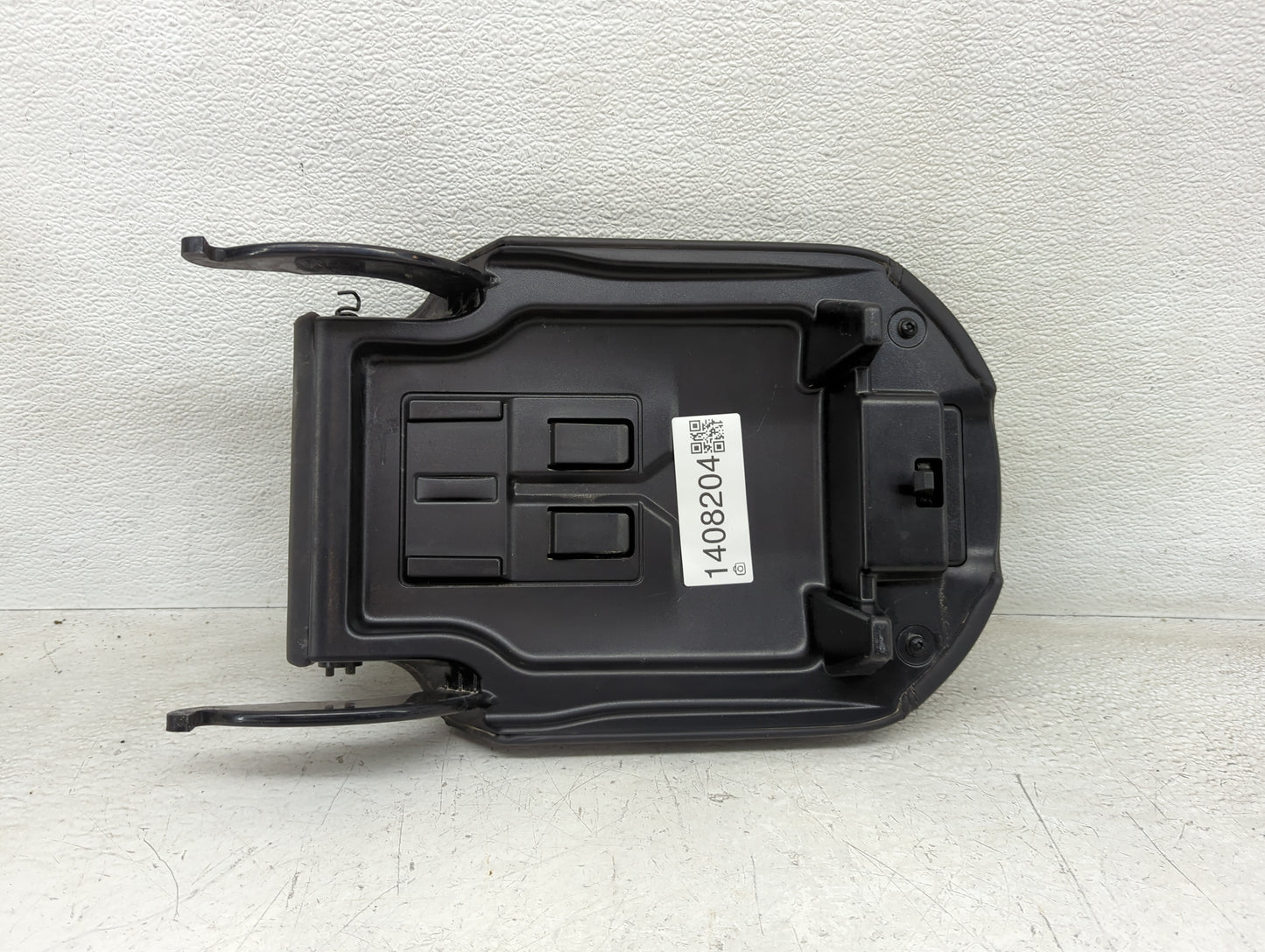 2016 Land Rover Range Rover Sport Center Console Armrest Cover Lid Fits OEM Used Auto Parts - Oemusedautoparts1.com