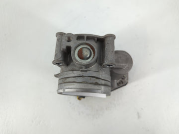 2011-2018 Lincoln Mkx Throttle Body P/N:AT4E-9F991-EJ 151914002747 Fits Fits 2011 2012 2013 2014 2015 2016 2017 2018 2019 OEM Used Auto Parts