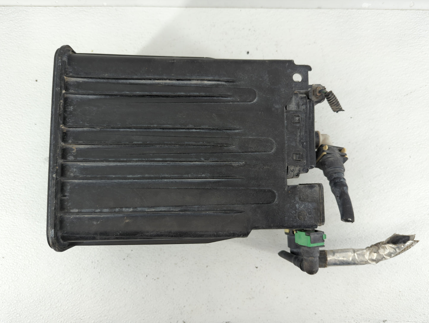 2016 Lincoln Navigator Fuel Vapor Charcoal Canister - Oemusedautoparts1.com