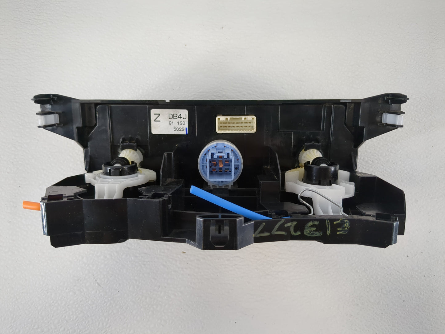 2016 Mazda Cx-3 Climate Control Module Temperature AC/Heater Replacement Fits OEM Used Auto Parts - Oemusedautoparts1.com