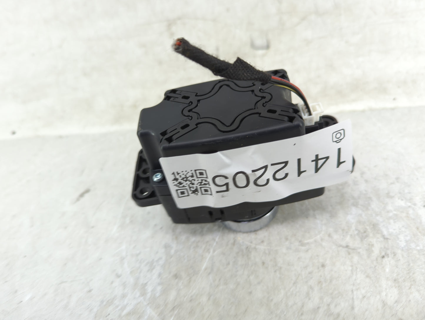 2016-2019 Mercedes-Benz Cla250 Radio AM FM Cd Player Receiver Replacement P/N:A2469009815 Fits Fits 2015 2016 2017 2018 2019