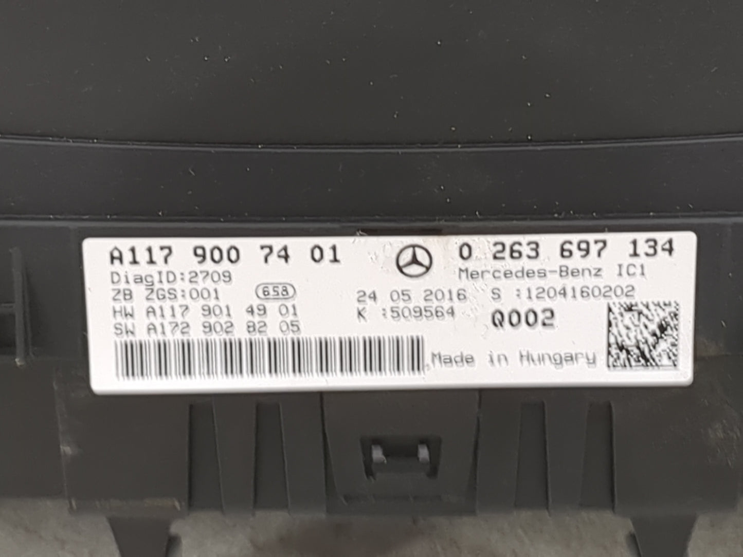2016 Mercedes-Benz Cla250 Instrument Cluster Speedometer Gauges P/N:0 263 697 134 A1179007401 Miles: Fits OEM Used Auto Part