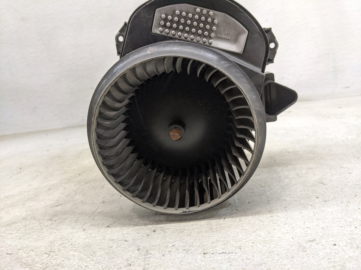 2015-2019 Mercedes-Benz Cla250 Heater AC Blower Motor P/N:A2469061601 CZ116360-0756 Fits Fits 2015 2016 2017 2018 2019 2020
