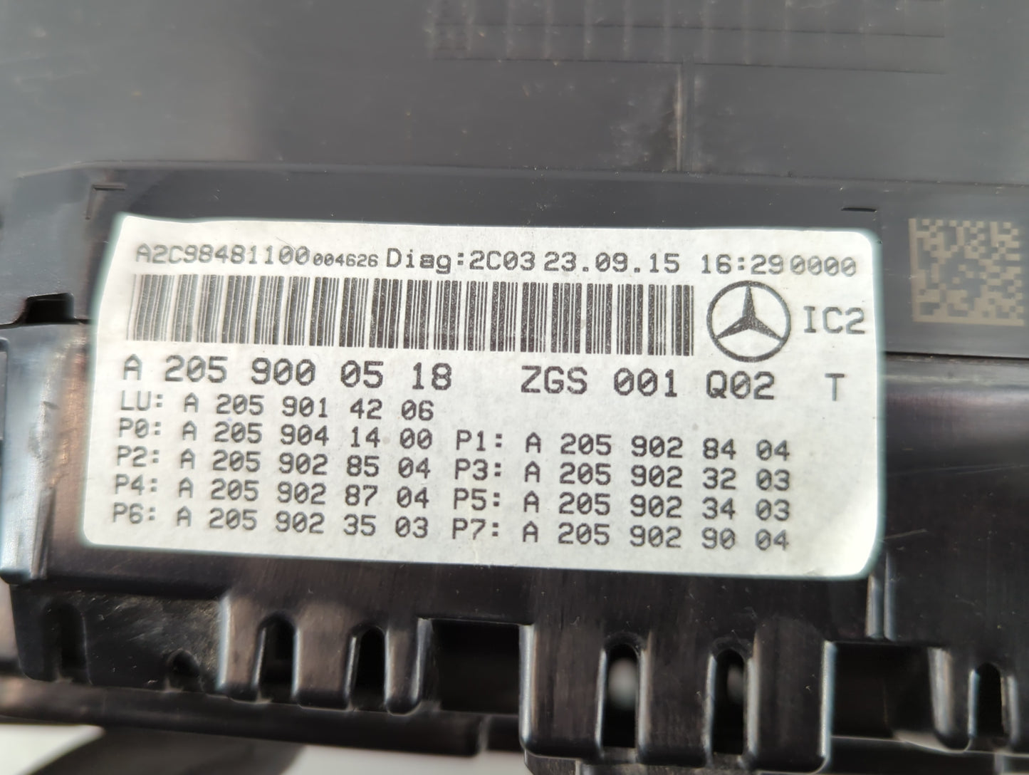2016-2017 Mercedes-Benz Glc300 Instrument Cluster Speedometer Gauges P/N:A 205 900 05 18 Fits Fits 2016 2017 OEM Used Auto P
