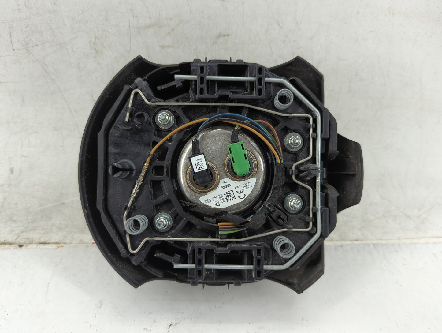 2016 Mini Cooper Clubman Air Bag Driver Left Steering Wheel Mounted Fits OEM Used Auto Parts - Oemusedautoparts1.com