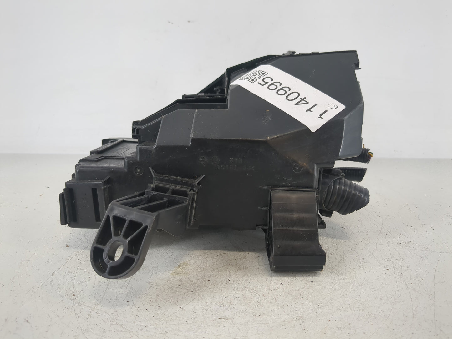 2016-2017 Nissan Altima Fusebox Fuse Box Panel Relay Module P/N:7254-5763-30 Fits Fits 2016 2017 OEM Used Auto Parts - Oemus