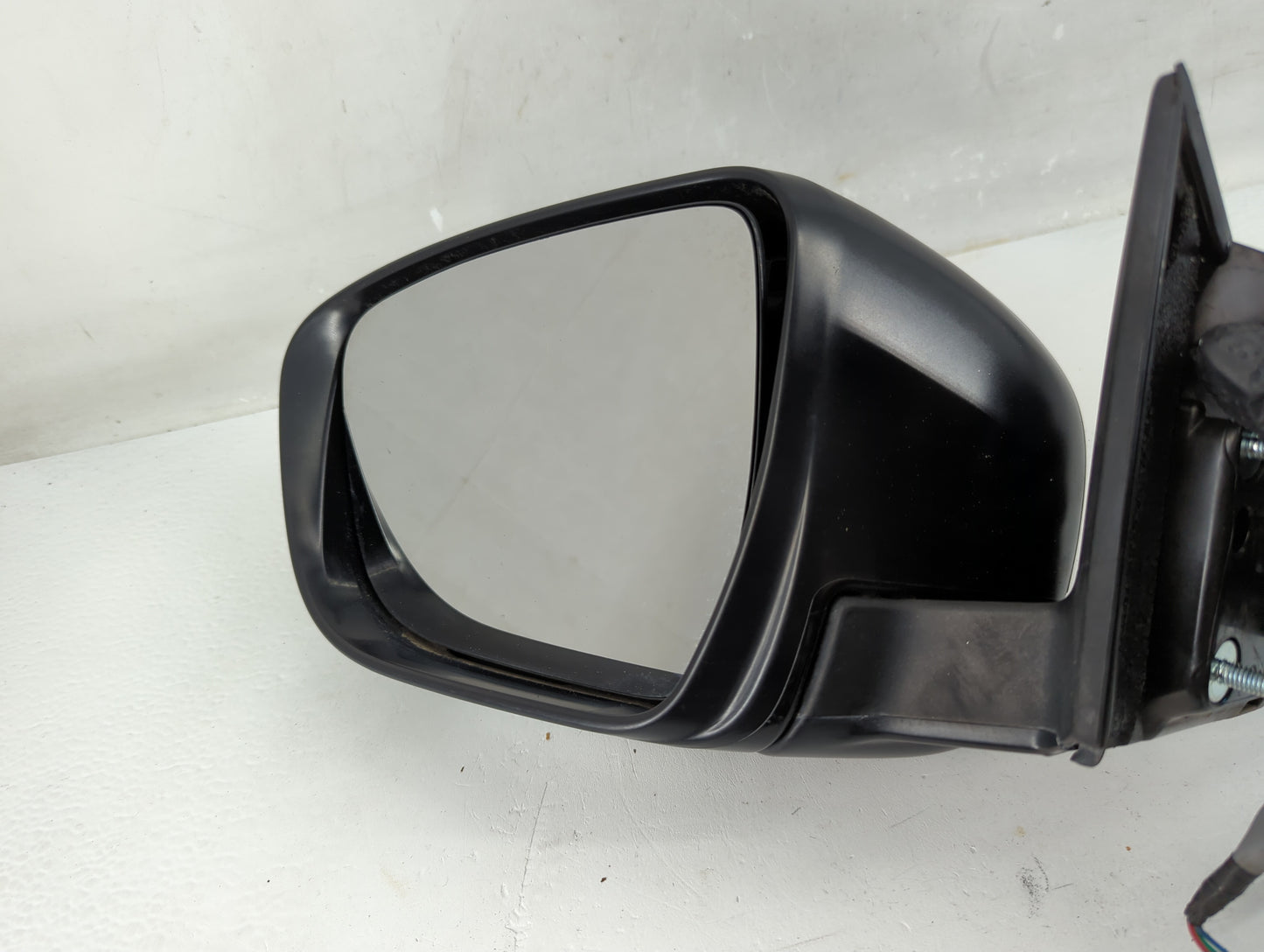 2016-2017 Nissan Rogue Driver Left Side View Manual Door Mirror Black - Oemusedautoparts1.com