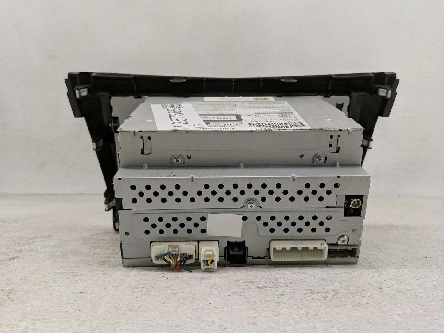 2015-2016 Nissan Rogue Radio AM FM Cd Player Receiver Replacement P/N:28185 9TB0A Fits Fits 2015 2016 OEM Used Auto Parts -