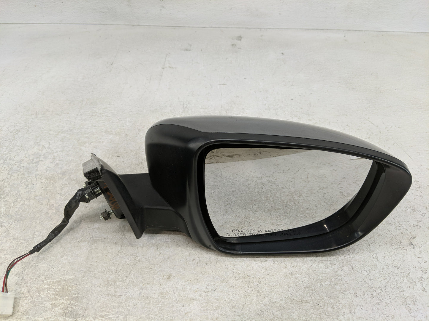 2016 Nissan Rogue Side Mirror Replacement Passenger Right View Door Mirror Fits OEM Used Auto Parts - Oemusedautoparts1.com