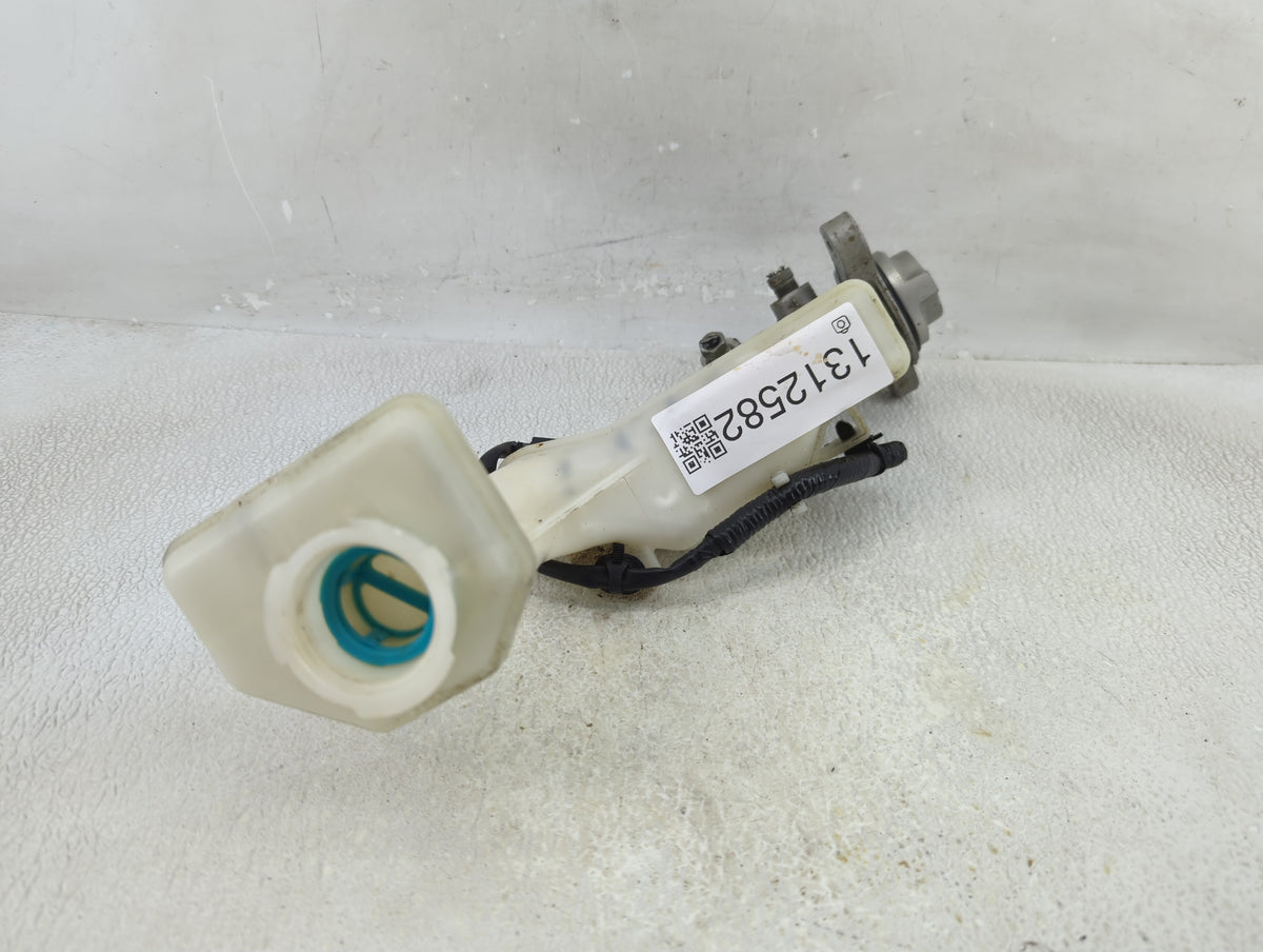 2015-2020 Nissan Rogue Brake Master Cylinder 1312582 - Oemusedautoparts1.com