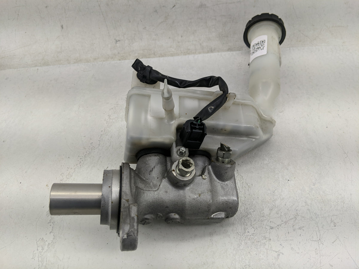 2013-2019 Nissan Sentra Brake Master Cylinder 1311478 - Oemusedautoparts1.com