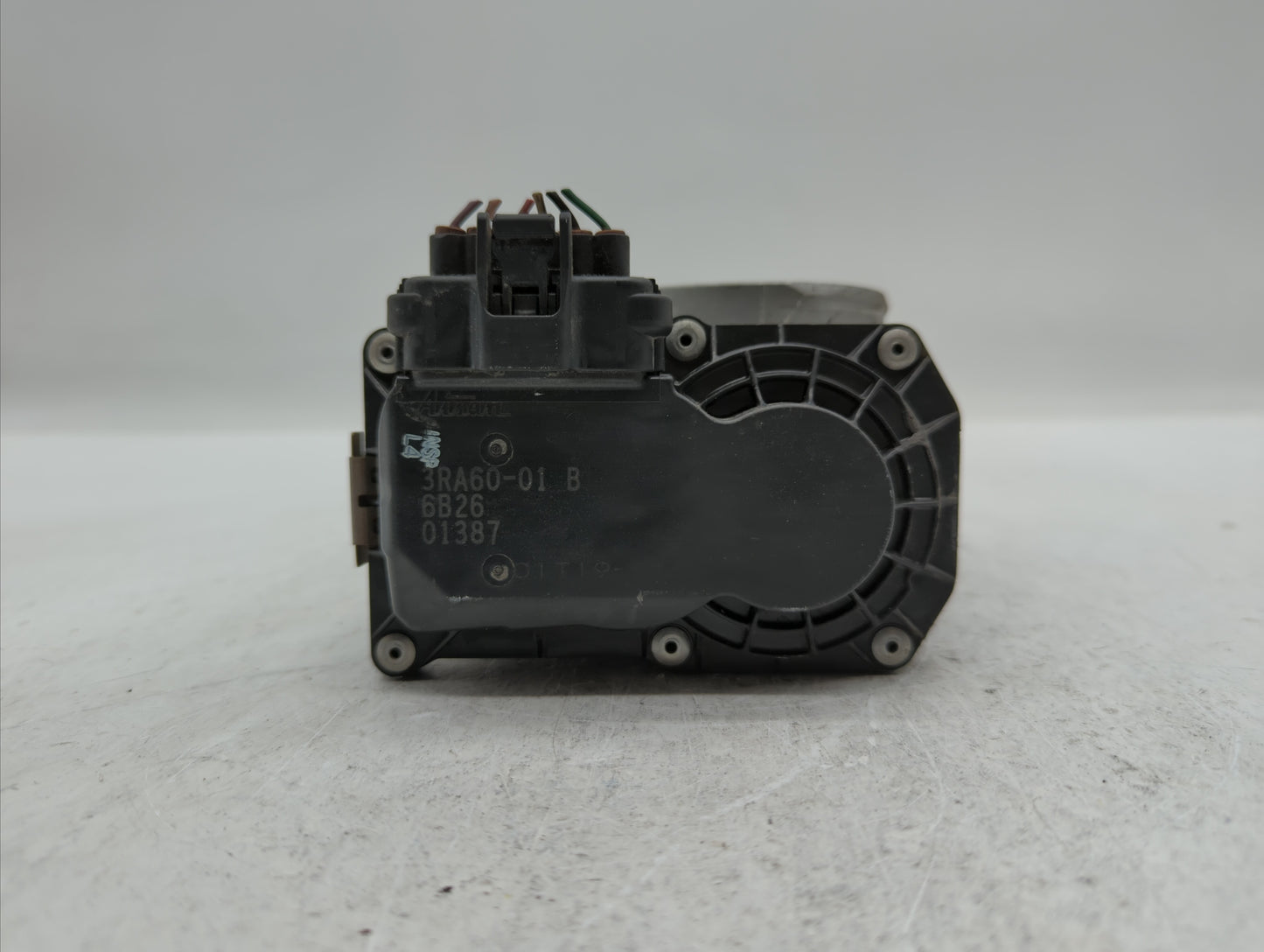 2013-2019 Nissan Sentra Throttle Body P/N:3RA60-01 C 3RA60-01 E, 3RA60-01 D Fits Fits 2013 2014 2015 2016 2017 2018 2019 OEM