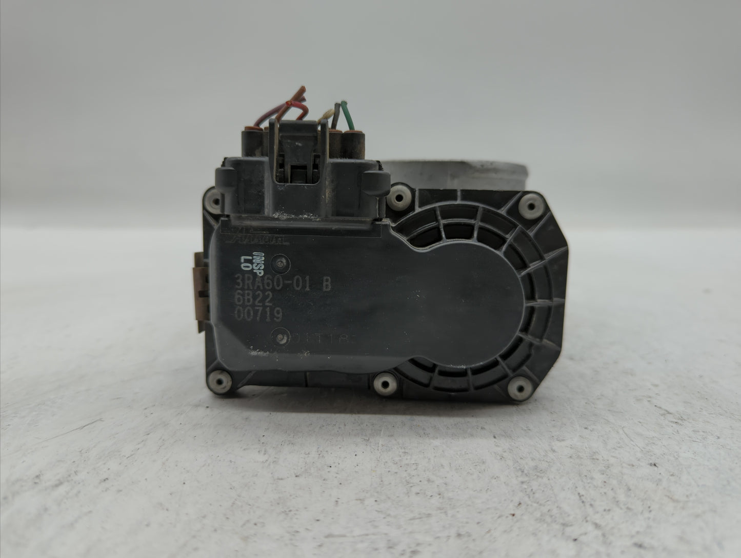 2013-2019 Nissan Sentra Throttle Body P/N:3RA60-01 C 3RA60-01 E, 3RA60-01 D Fits Fits 2013 2014 2015 2016 2017 2018 2019 OEM