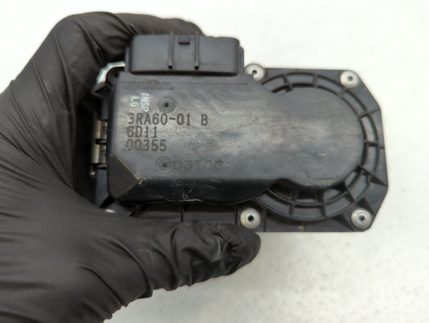 2013-2019 Nissan Sentra Throttle Body P/N:3RA60-01 C 3RA60-01 E, 3RA60-01 D Fits Fits 2013 2014 2015 2016 2017 2018 2019 OEM