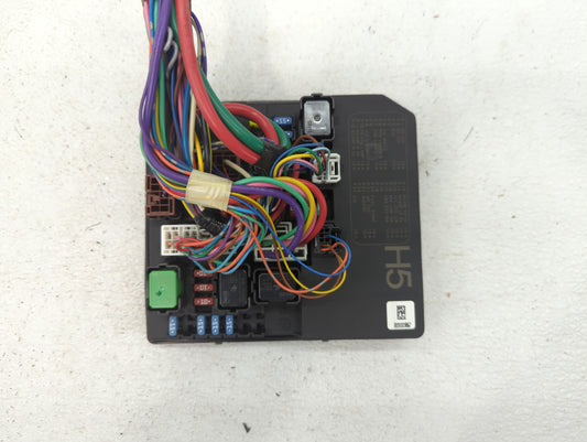 2013-2019 Nissan Sentra Fusebox Fuse Box Panel Relay Module P/N:284B7 3RA3B 284B7 3RA3E Fits OEM Used Auto Parts