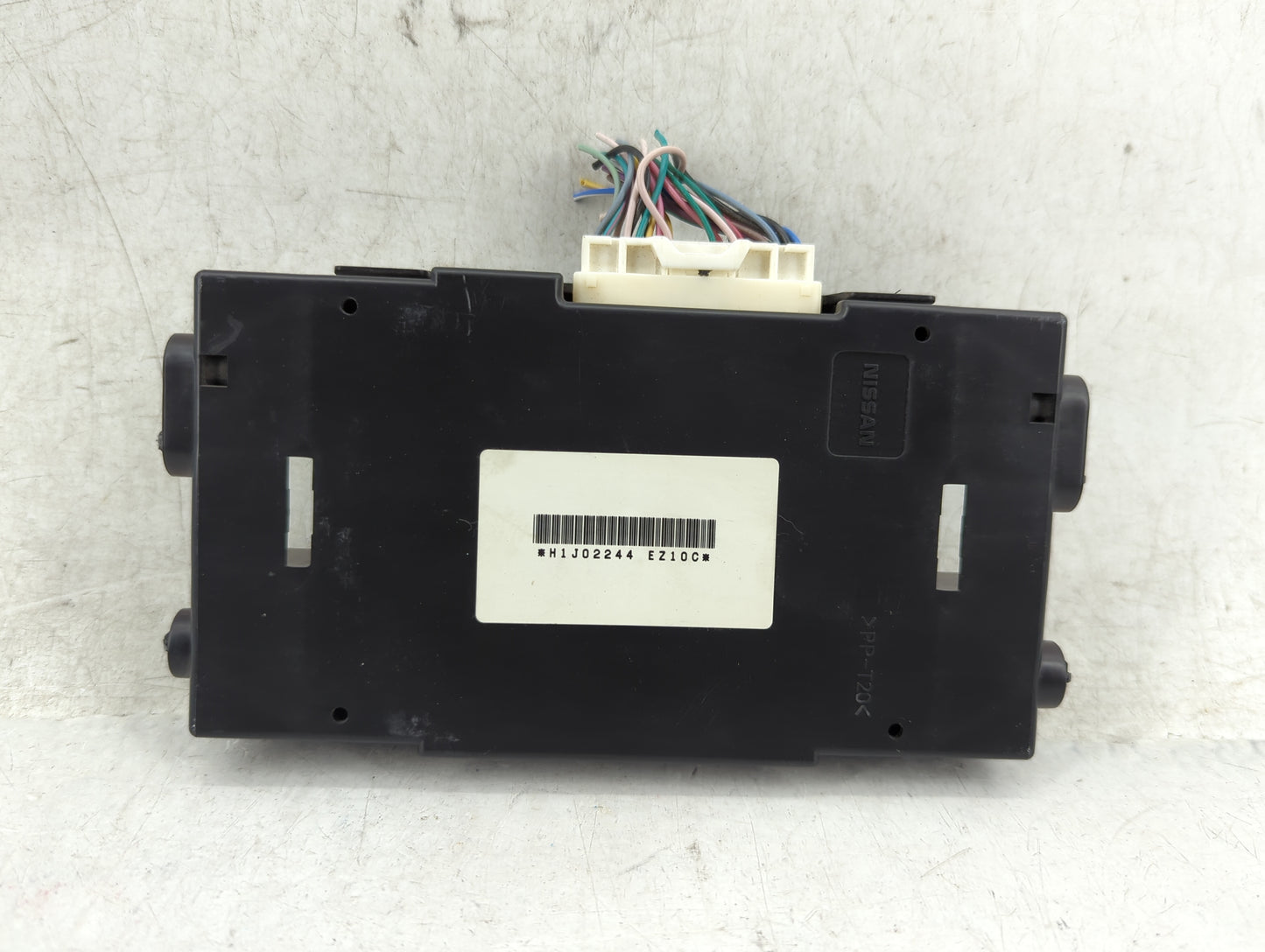 2016-2017 Nissan Titan Xd Temperature Control Module 27760 Ez10c - Oemusedautoparts1.com