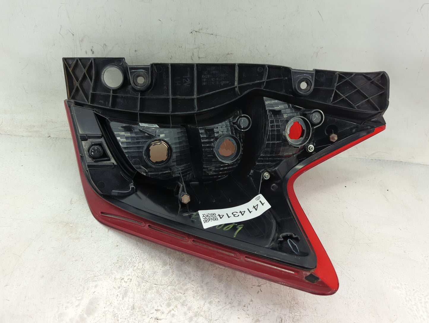 2014-2019 Nissan Versa Tail Light Assembly Driver Left OEM P/N:265553WC0A Fits Fits 2014 2015 2016 2017 2018 2019 OEM Used A
