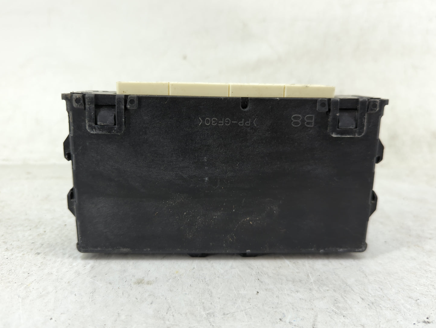 2016 Subaru Forester Body Control Module Bcm Inner Cabin Fuse Box - Oemusedautoparts1.com
