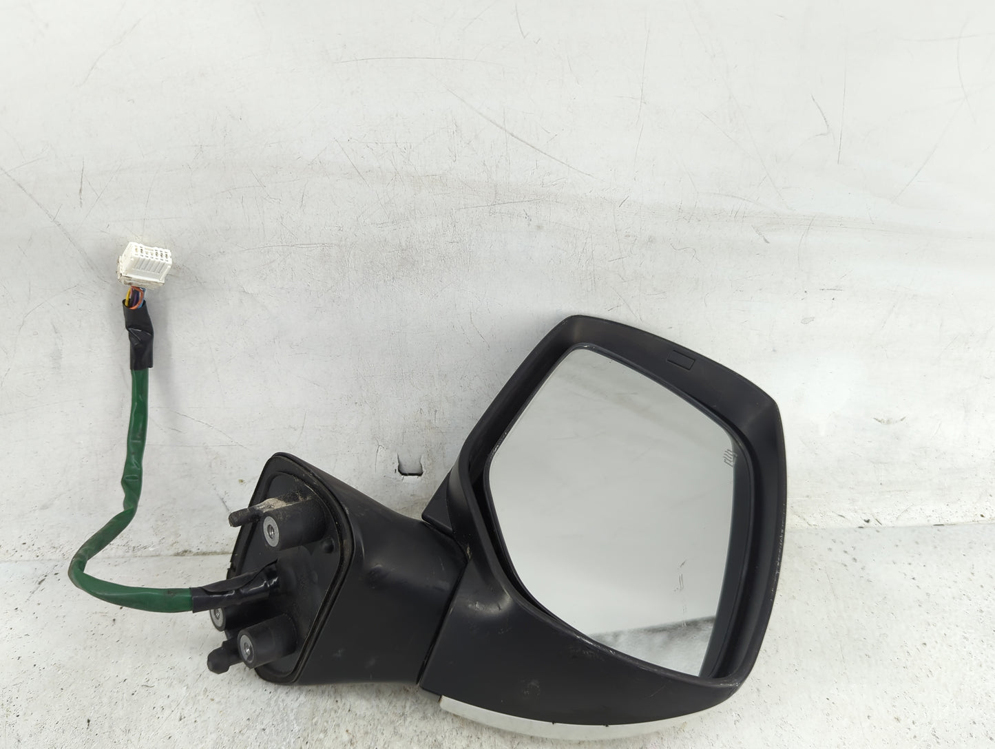 2016 Subaru Forester Driver Side View Mirror - Left Door Mirror OEM Used - Oemusedautoparts1.com