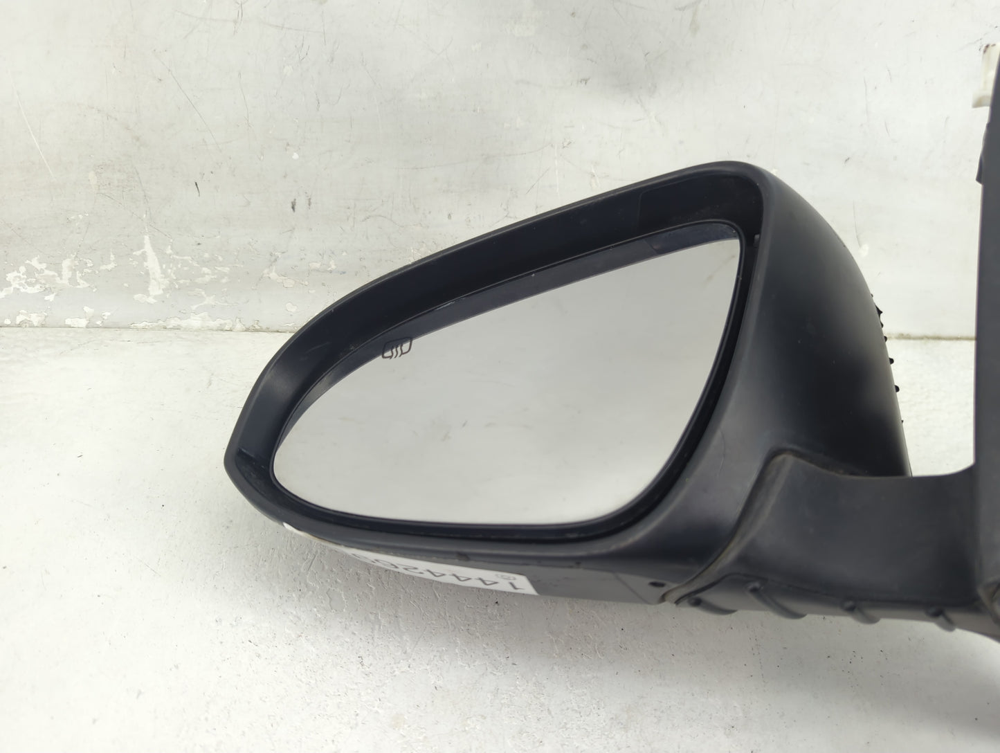 2013-2018 Toyota Avalon Driver Side View Mirror - Left Door Mirror OEM Used - Oemusedautoparts1.com