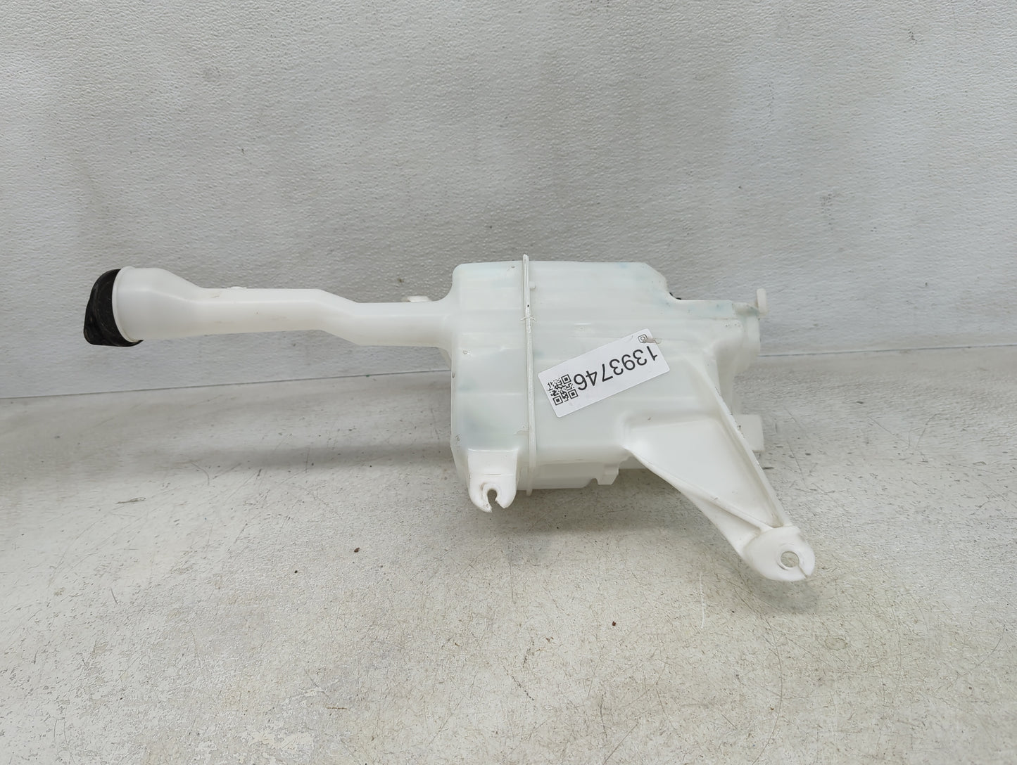 2015-2017 Toyota Camry Windshield Washer Fluid Reservoir Bottle Oem - Oemusedautoparts1.com