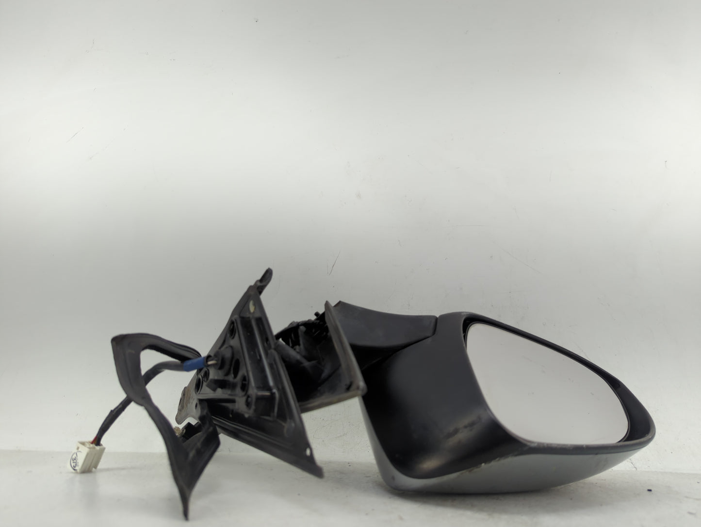 2015-2017 Toyota Camry Driver Side View Mirror - Left Door Mirror OEM Used - Oemusedautoparts1.com
