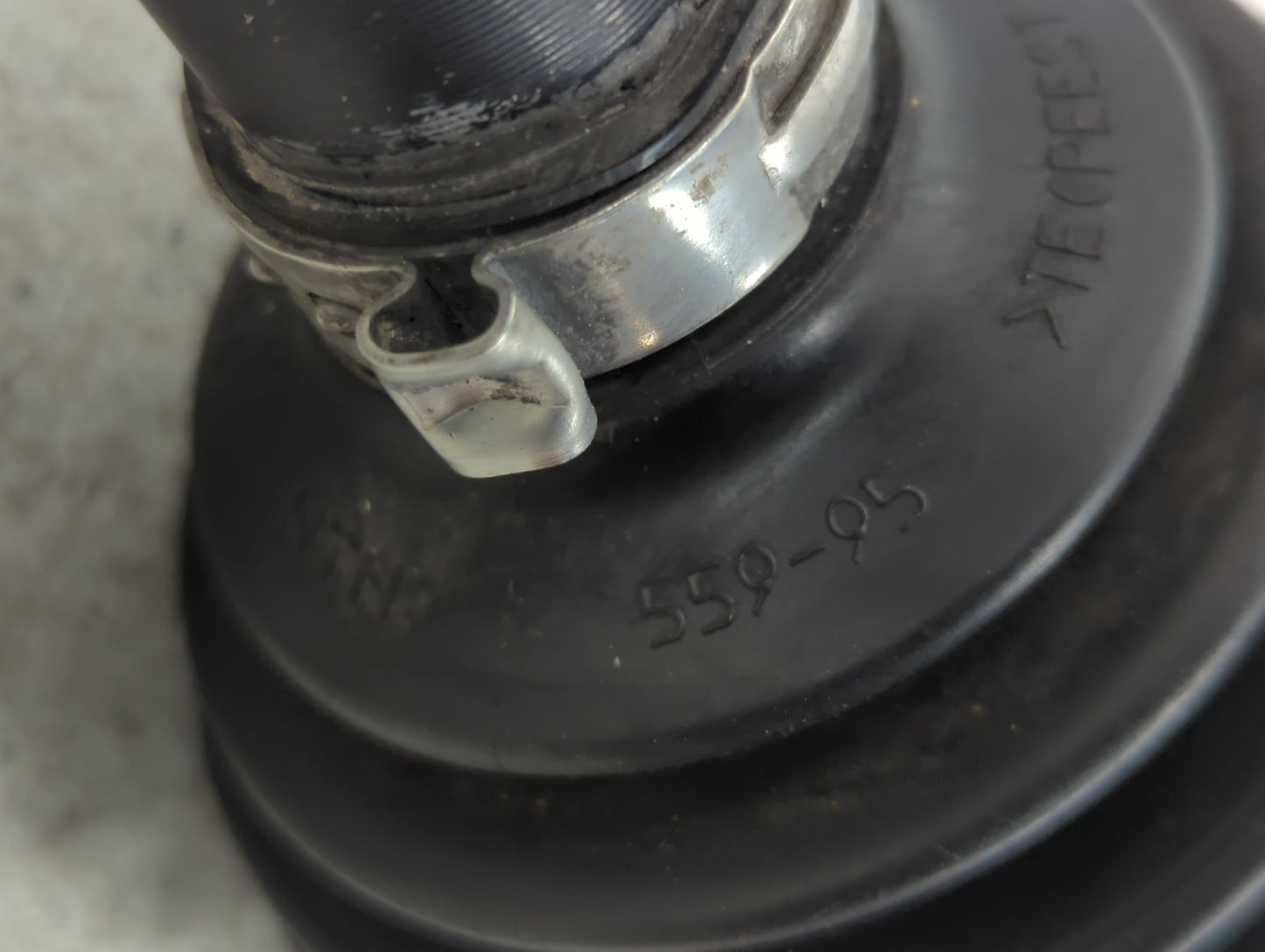 2012-2017 Toyota Camry Axle Shaft Front Passenger Cv C/v - Oemusedautoparts1.com