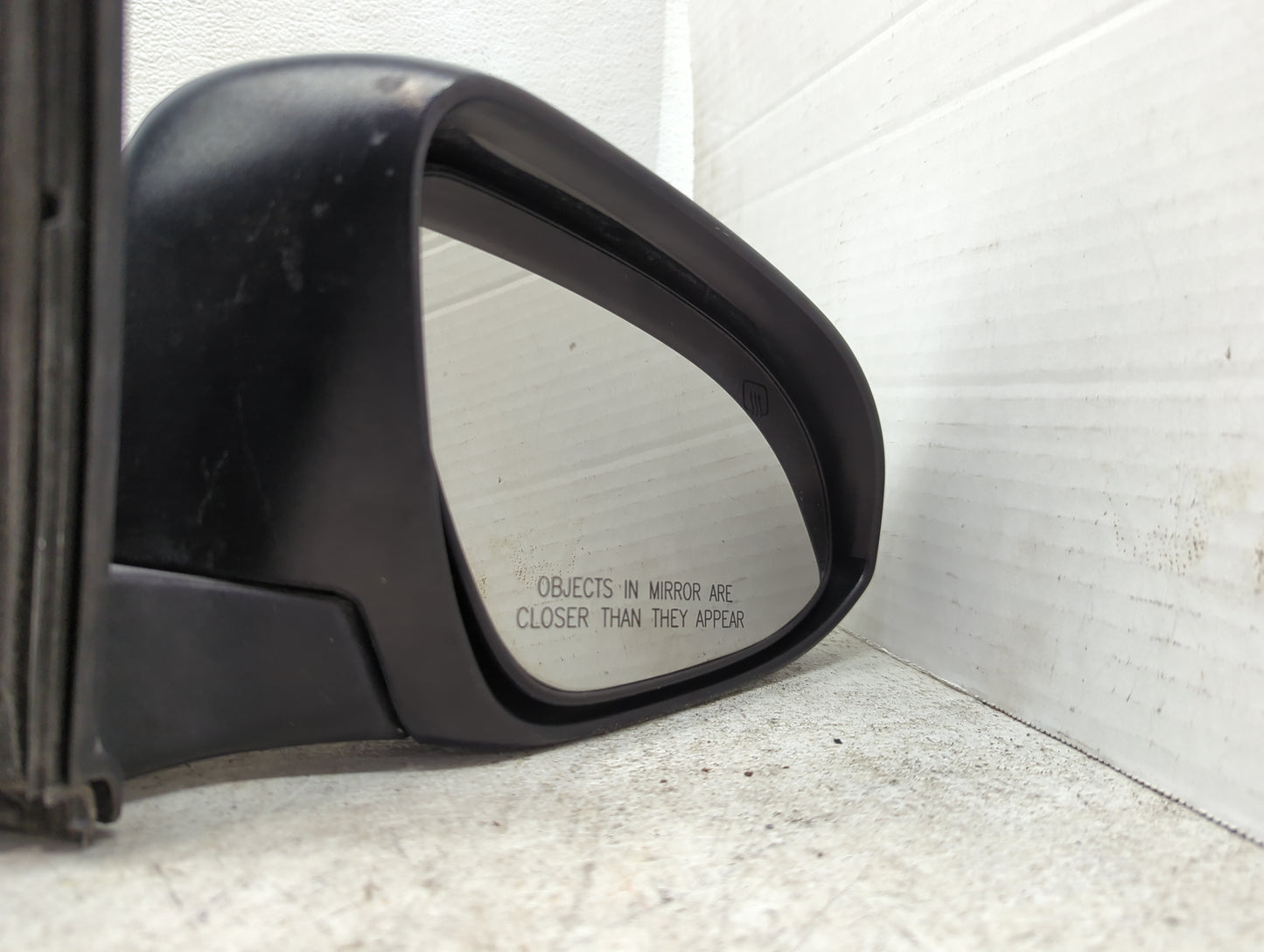 2014-2019 Toyota Corolla Passenger Side View Mirror - Right Door Mirror OEM Used - Oemusedautoparts1.com