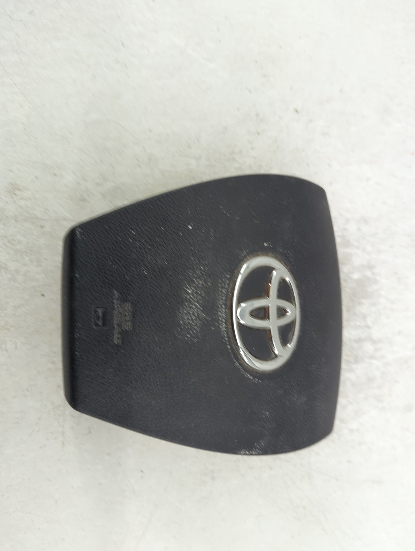 2015-2019 Toyota Prius Air Bag Driver Left Steering Wheel Mounted Fits Fits 2015 2016 2017 2018 2019 OEM Used Auto Parts - O