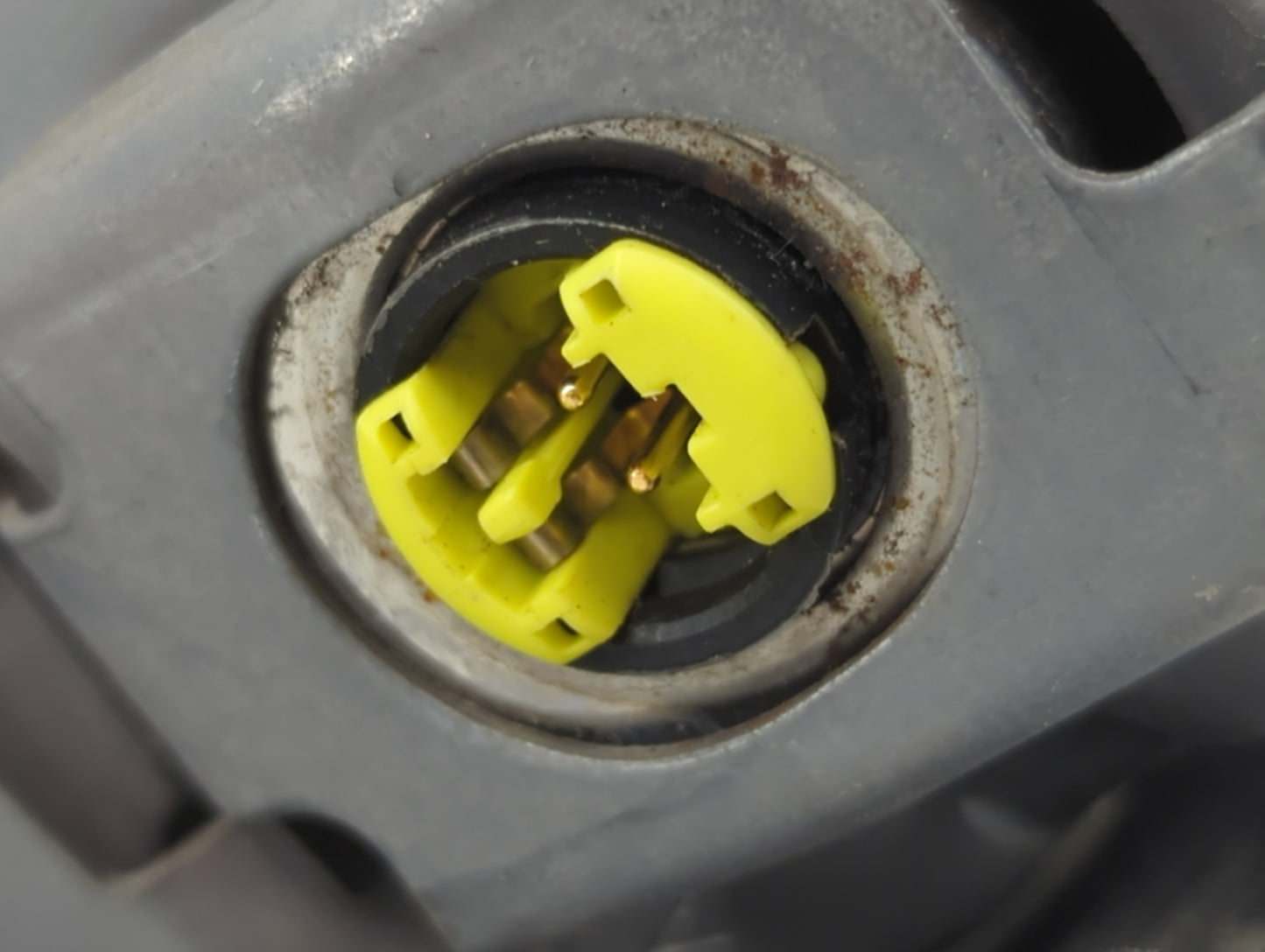 2016 Toyota Prius Air Bag Driver Left Knee OEM P/N:6B0617716M1A Fits OEM Used Auto Parts - Oemusedautoparts1.com