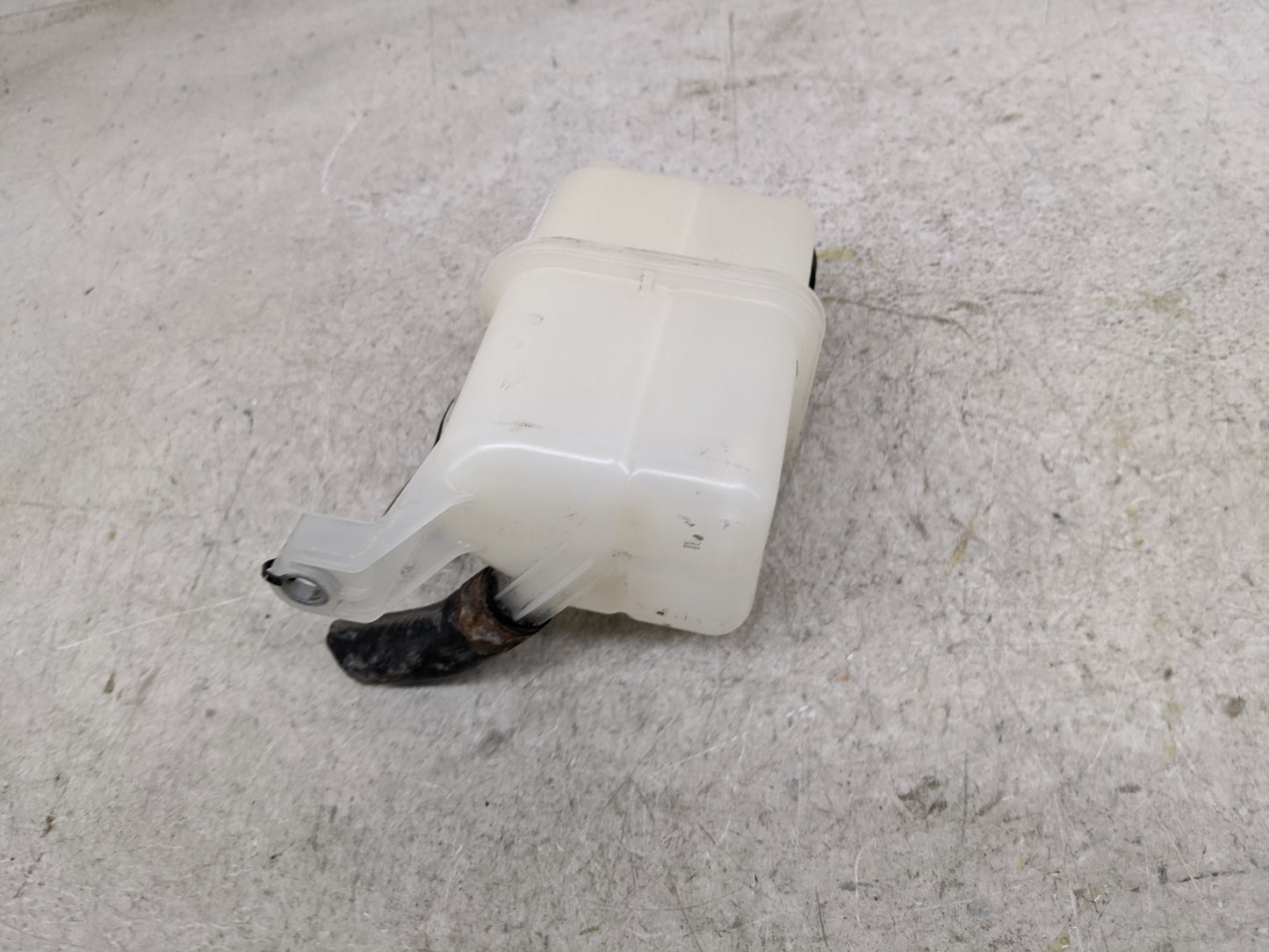 2016 Toyota Prius Radiator Coolant Overflow Expansion Tank Bottle - Oemusedautoparts1.com