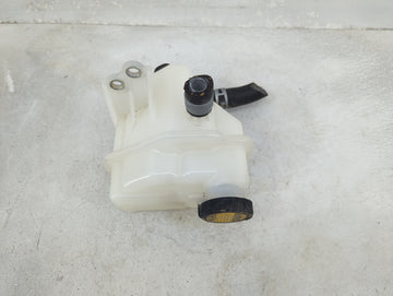 2012-2019 Toyota Prius C Radiator Coolant Overflow Expansion Tank Bottle