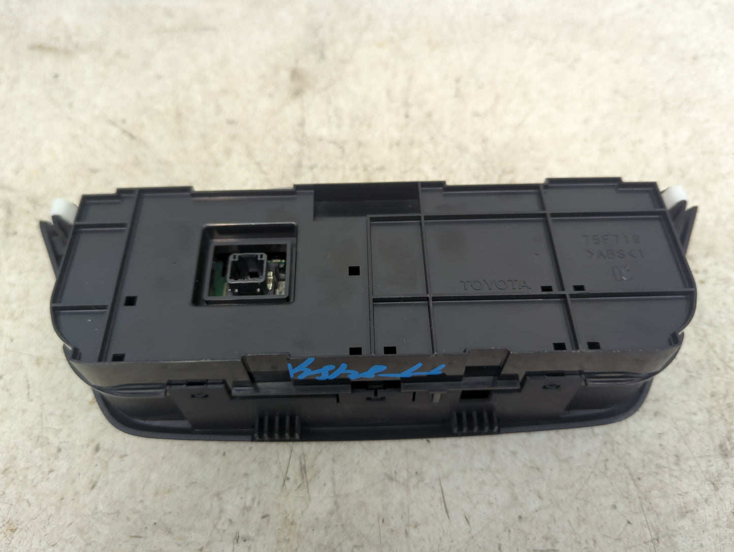 2016-2018 Toyota Rav4 Climate Control Module Temperature AC/Heater Replacement P/N:75F719 Fits Fits 2016 2017 2018 OEM Used