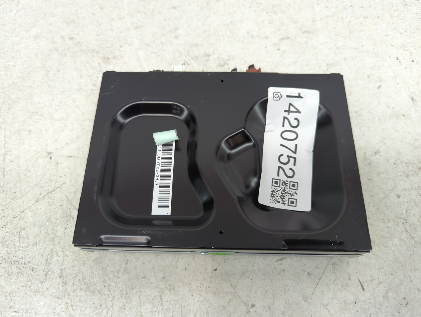 2016-2017 Toyota Sienna Radio AM FM Cd Player Receiver Replacement P/N:86180-0E011 Fits Fits 2016 2017 OEM Used Auto Parts -