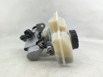 2015-2019 Volkswagen Golf Brake Master Cylinder 1276218