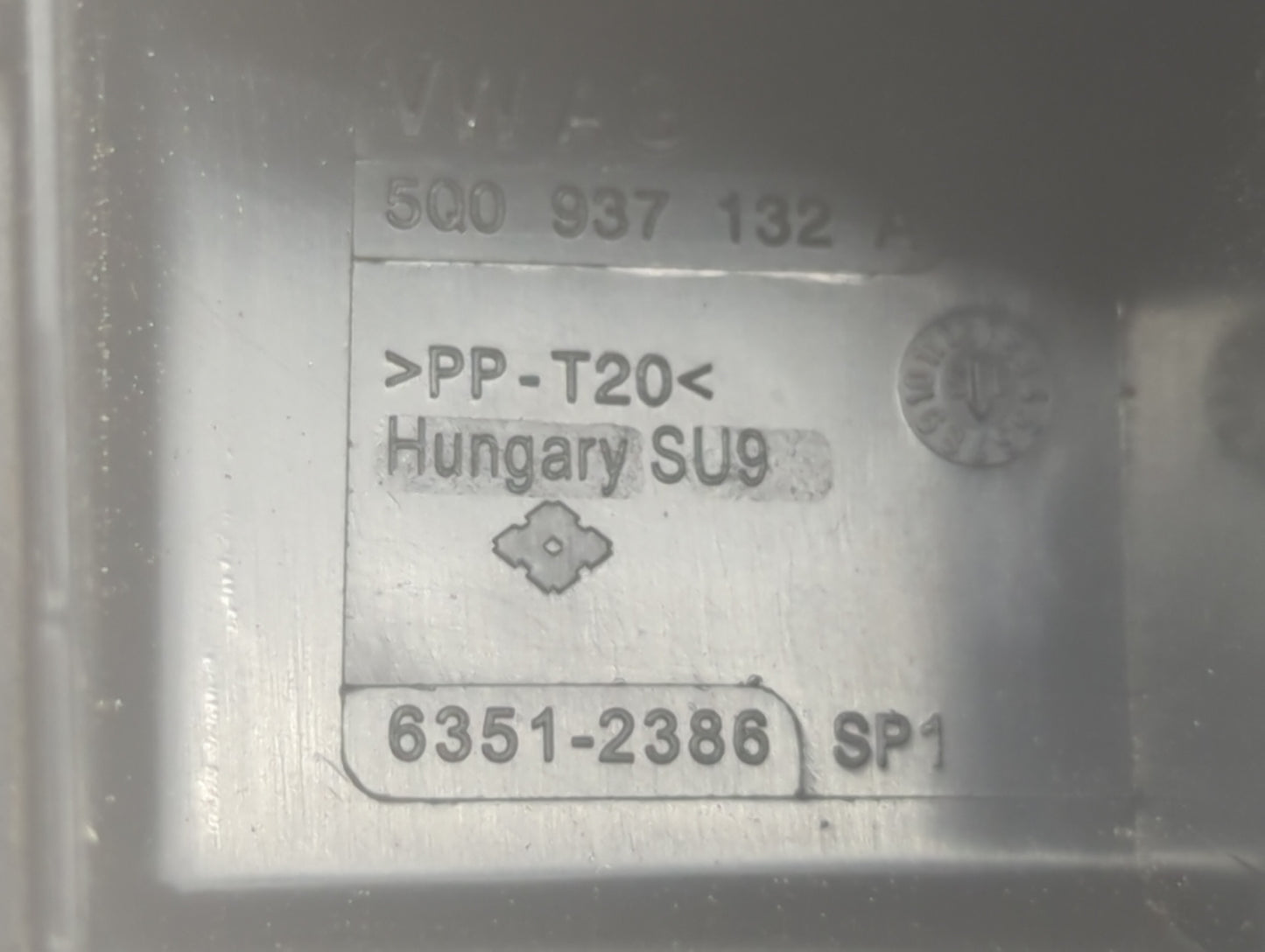 2015-2017 Volkswagen Golf Fusebox Fuse Box Panel Relay Module P/N:5Q0 937 132 A 6351-2386 Fits Fits 2015 2016 2017 OEM Used
