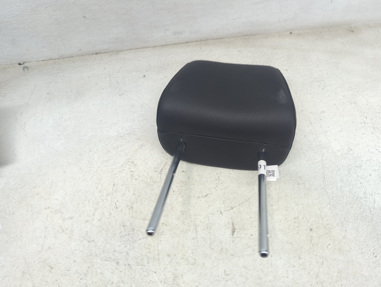 2016 Volkswagen Jetta Headrest Head Rest Front Driver Seat Black - Oemusedautoparts1.com