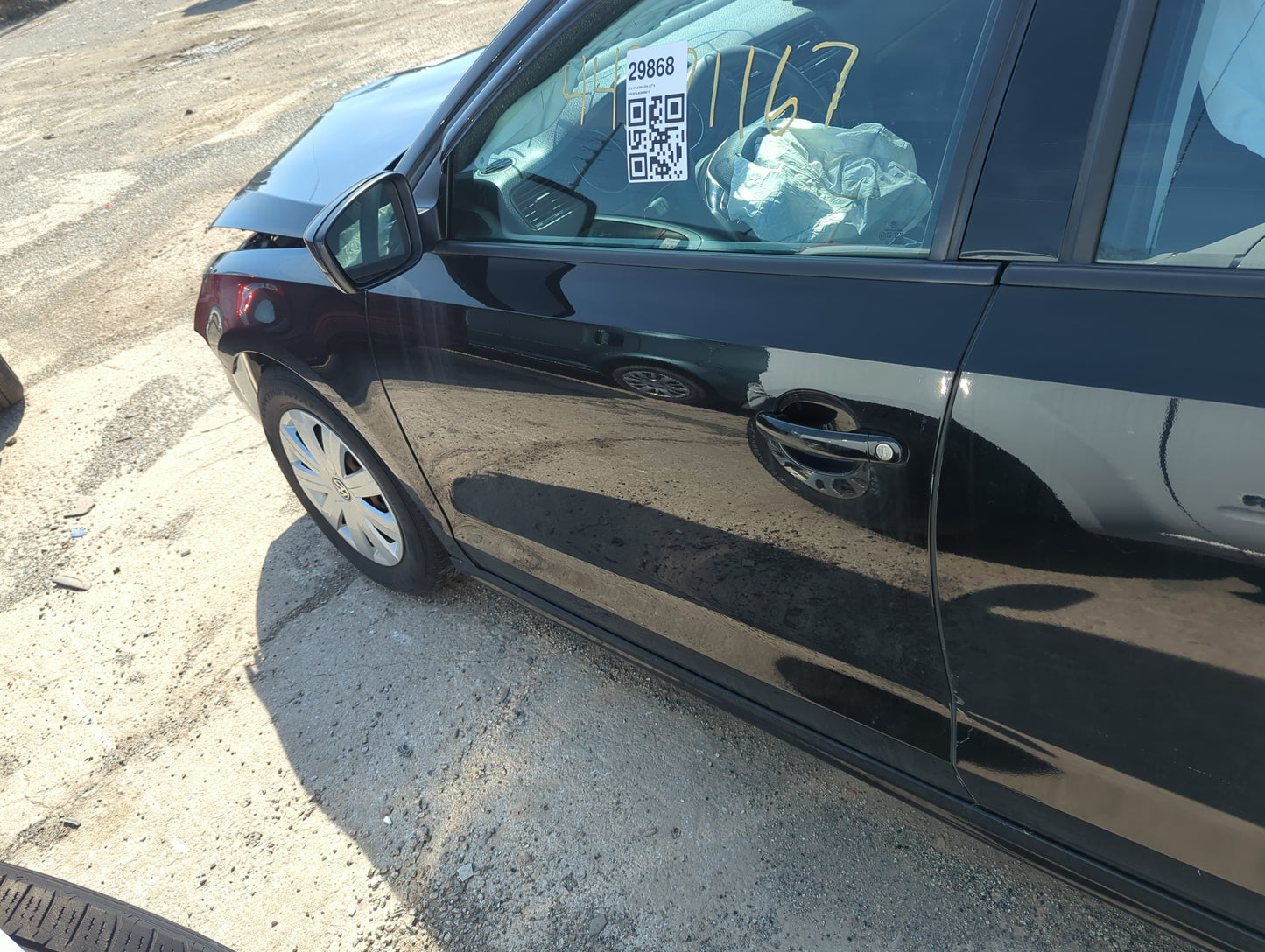 2011-2018 Volkswagen Jetta Driver Front Door Oem - Oemusedautoparts1.com
