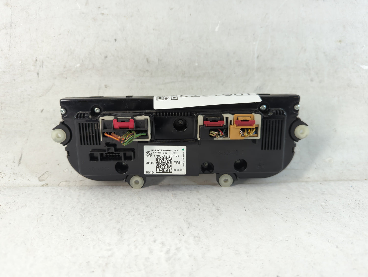 2016-2018 Volkswagen Passat Climate Control Module Temperature AC/Heater Replacement P/N:561 907 044 AN Fits Fits 2016 2017