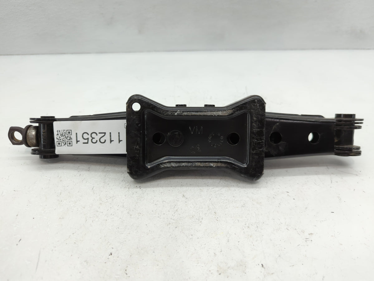 2016 Volkswagen Passat Spare Scissor Car Jack - Oemusedautoparts1.com