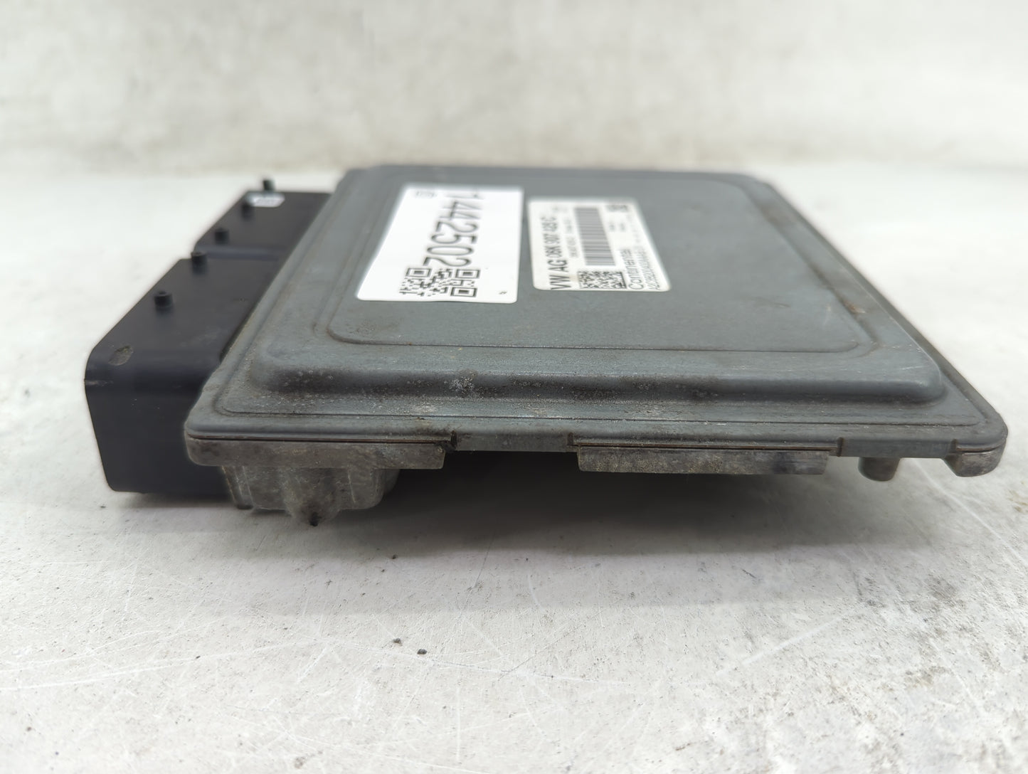 2016-2017 Volkswagen Passat PCM Engine Control Computer ECU ECM PCU OEM P/N:06K907425C A2C85200400AAB01 Fits Fits 2016 2017