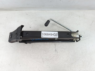 2016 Volkswagen Tiguan Spare Scissor Car Jack