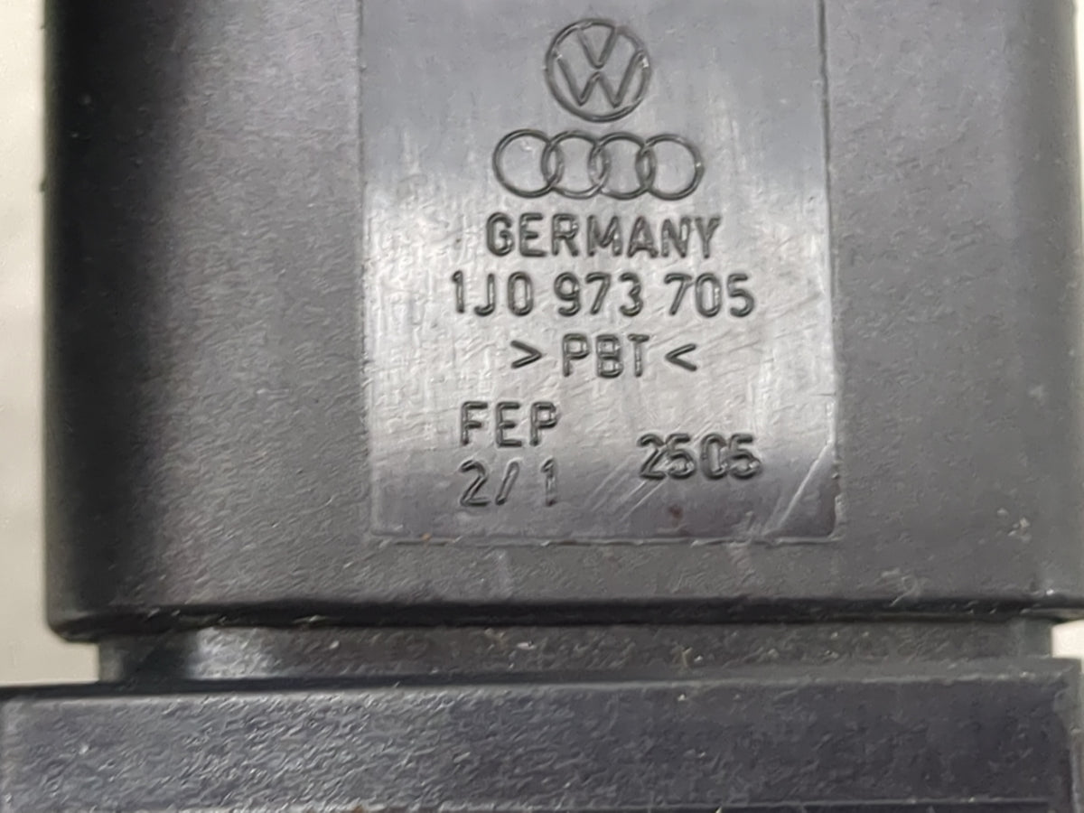2009-2018 Volkswagen Tiguan Mass Air Flow Meter Maf 1485571 - Oemusedautoparts1.com