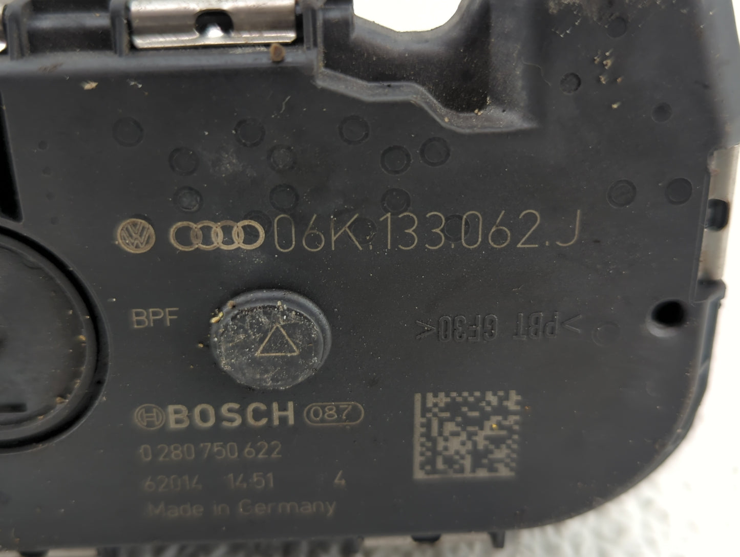 2017-2018 Audi A3 Throttle Body P/N:06K 133 062 M 06K 133 062 J Fits Fits 2017 2018 2019 2020 2021 2022 OEM Used Auto Parts
