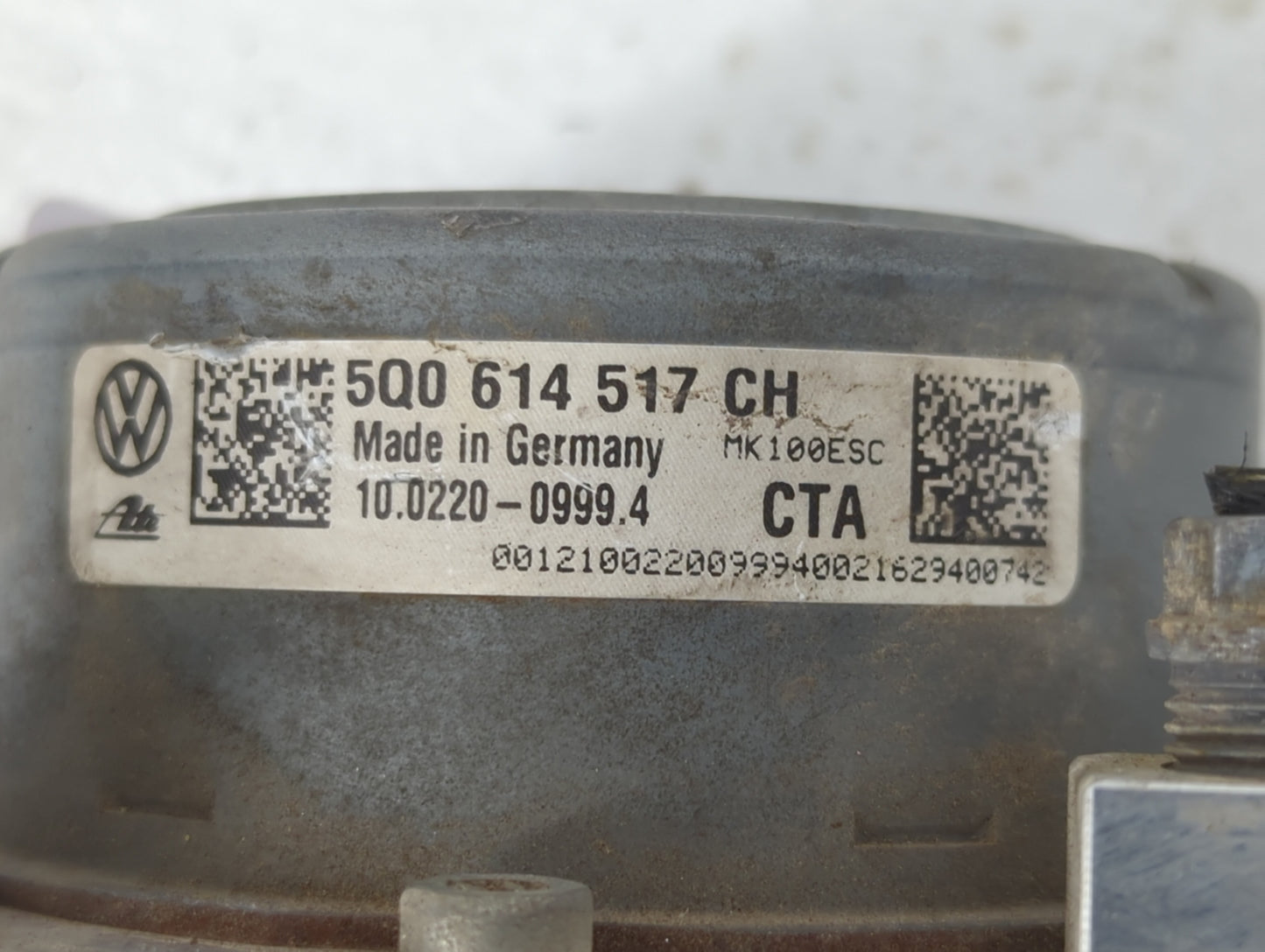 2017-2018 Audi A3 ABS Pump Control Module Replacement P/N:5Q0 614 517 CH 5Q0 614 517 AR Fits Fits 2017 2018 OEM Used Auto Pa