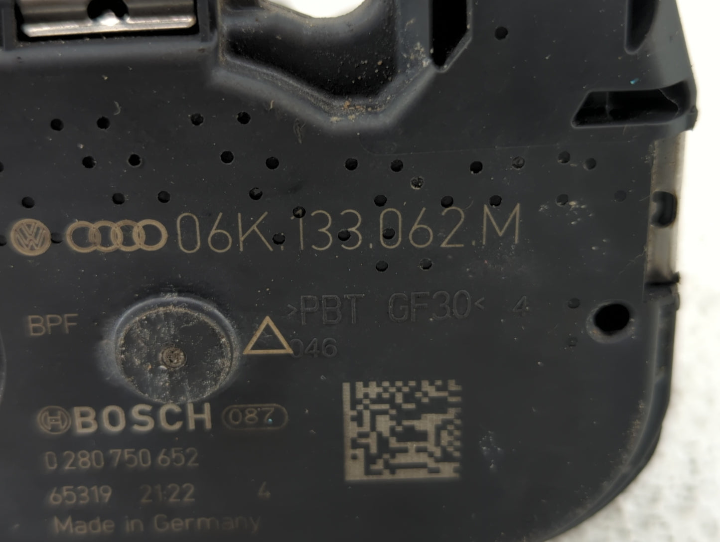 2017 Audi A4 Throttle Body P/N:06K 133 062 M Fits OEM Used Auto Parts - Oemusedautoparts1.com