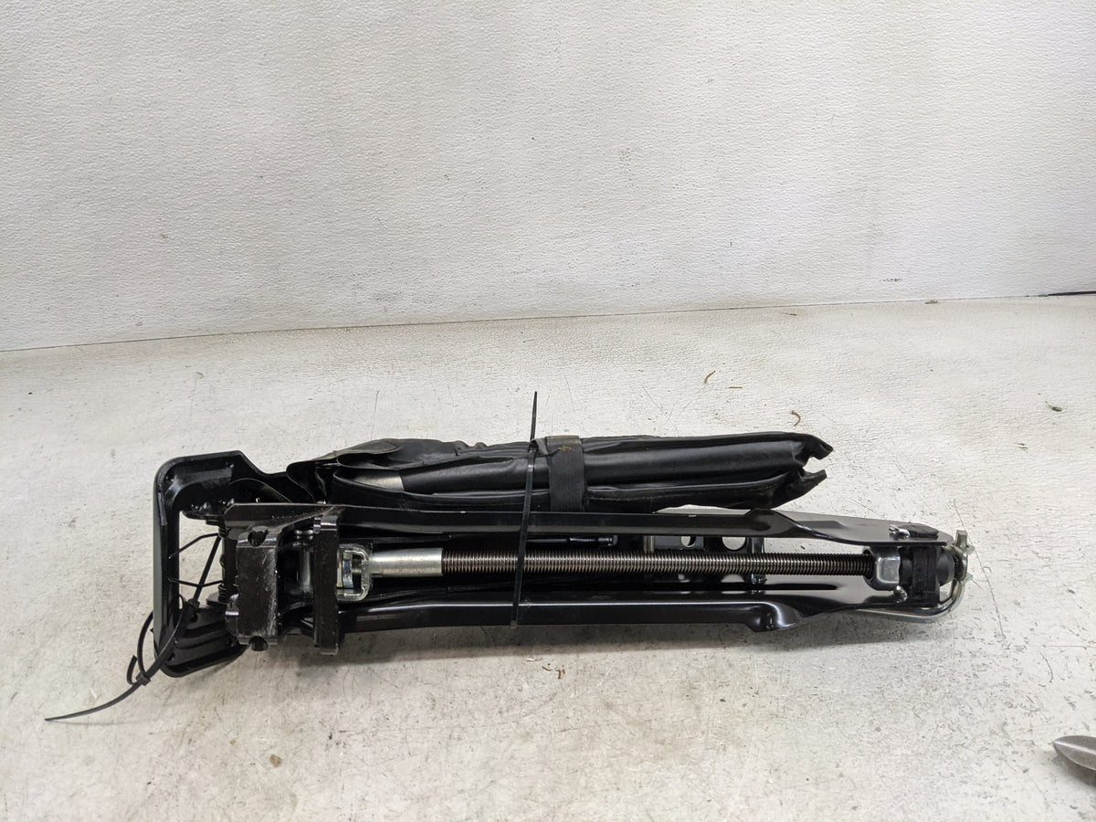 2017 Audi Q5 Spare Scissor Car Jack 1459066 - Oemusedautoparts1.com